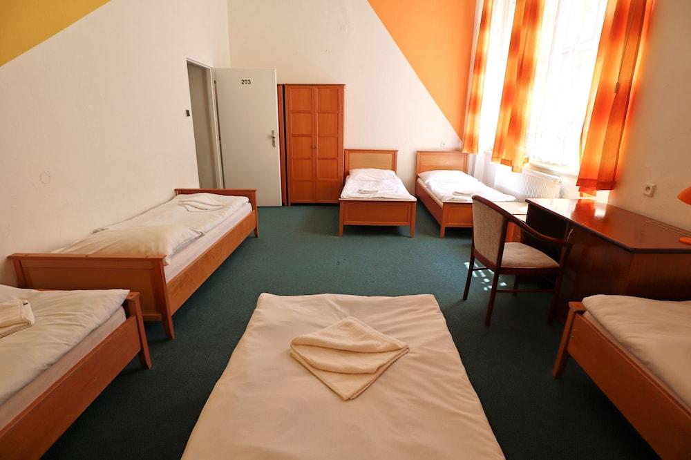 A Plus Hostel - Centrum Prag Dış mekan fotoğraf
