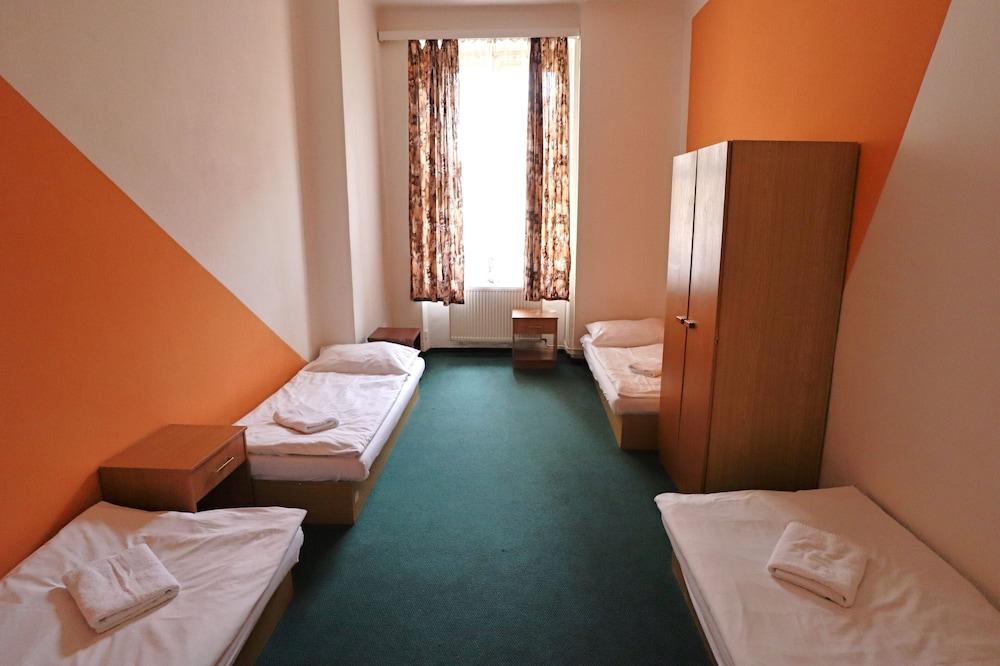 A Plus Hostel - Centrum Prag Dış mekan fotoğraf